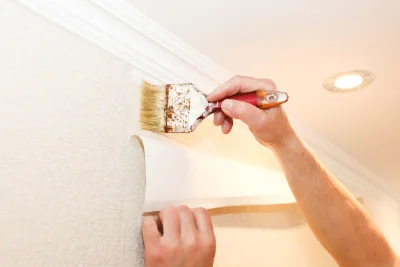 Pose de papier peint à Mée — revêtements muraux et toiles de verre